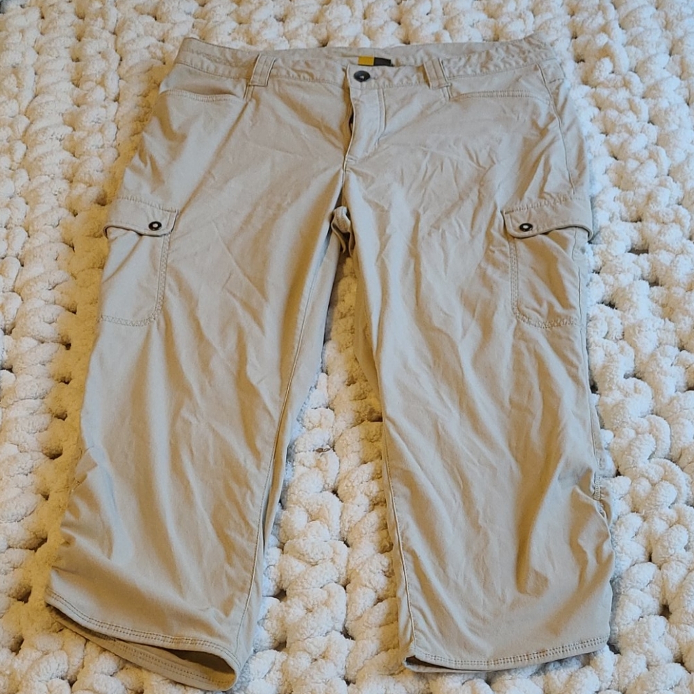 Athletic capri pant